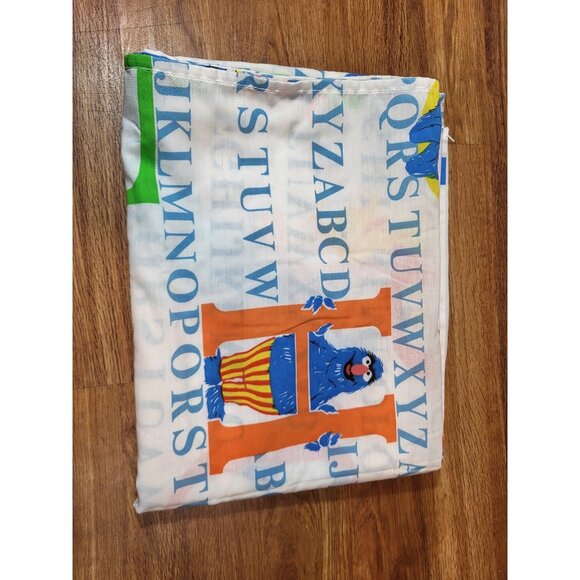 Vtg Sesame Street Twin Flat Sheet ABC Letters With Characters 1980’s 62x94 - Picture 1 of 4